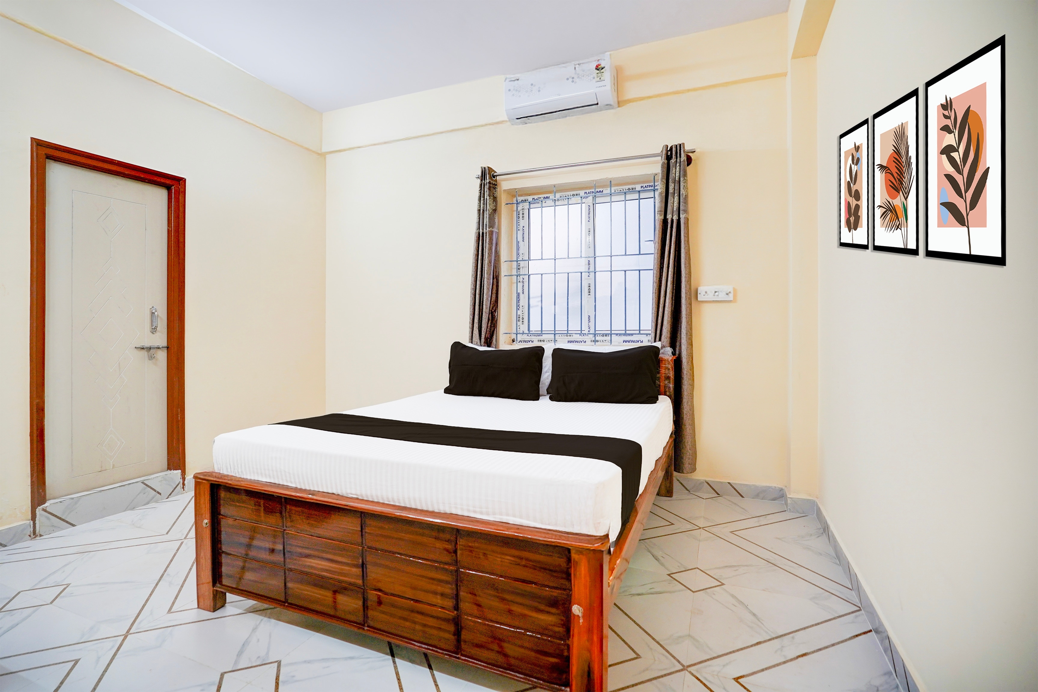 Hotel O Easynest Bharathi city - Tap to explore photos