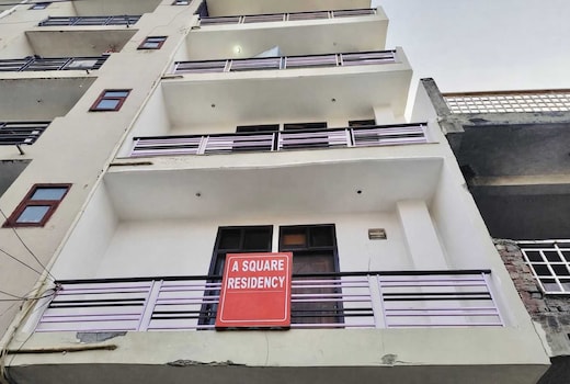 SPOT ON A Square Residency