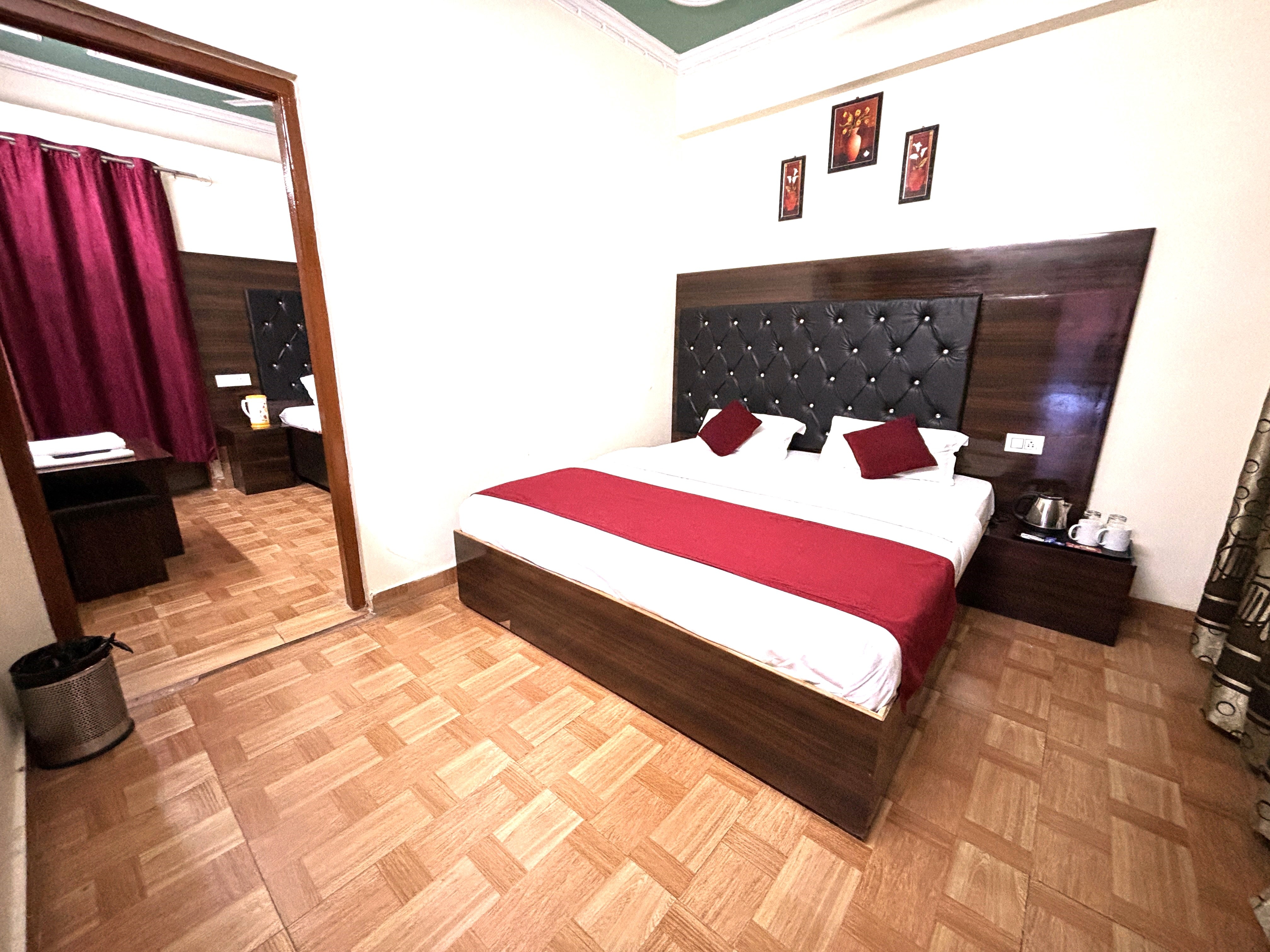Hotel Valley View - Kempty Fall, Mussoorie! Luxury Balcony Rooms! Big Parking! Peaceful Stay - Tap to explore photos
