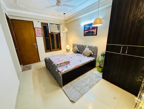 Spacious 2 BHK Near airport Peace amidst chaos - Tap to explore photos