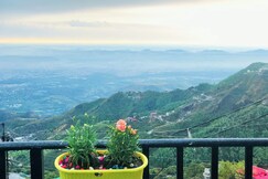 Azalea Home 3BHK On Mall Road, Mussoorie