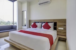 Hotel Hallmark, Alwar