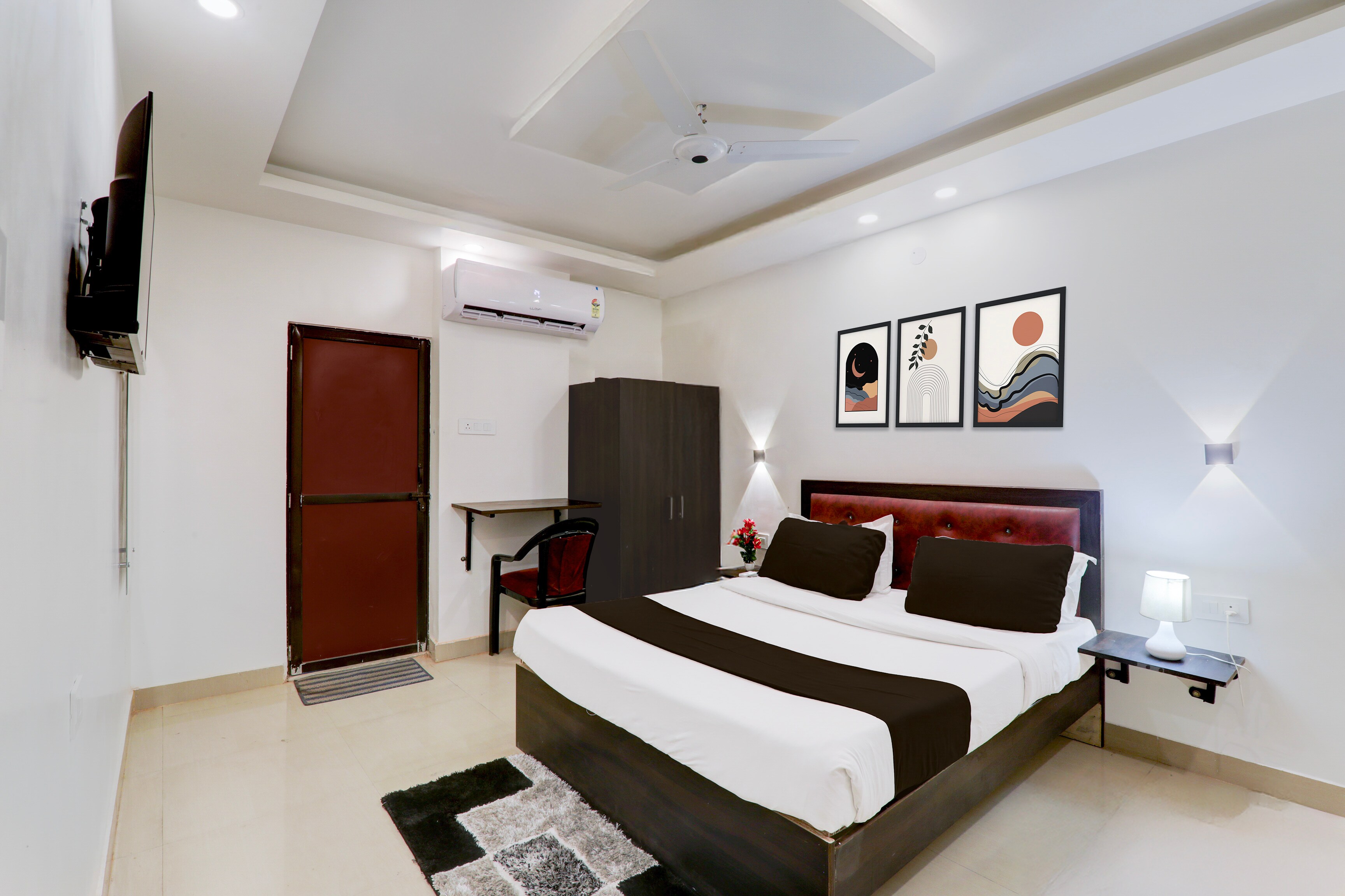Super Hotel O Deva Road Chinhat Formerly 24 Stays - Tap to explore photos