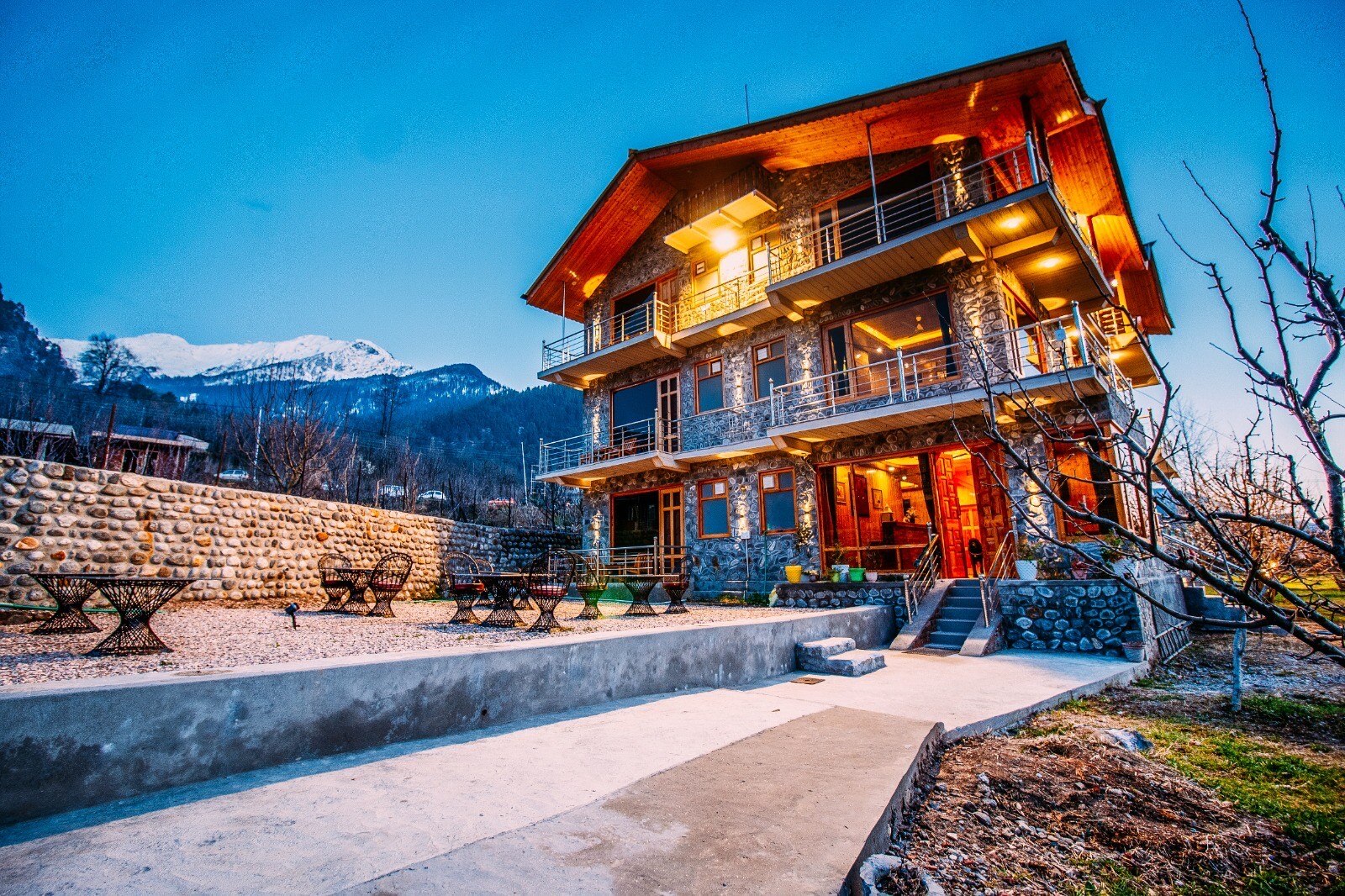 Shalai Resort & Cottages - Tap to explore photos