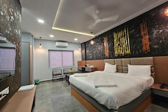 Hotel Happy Stay AC/ Non AC Rooms, Kolhapur