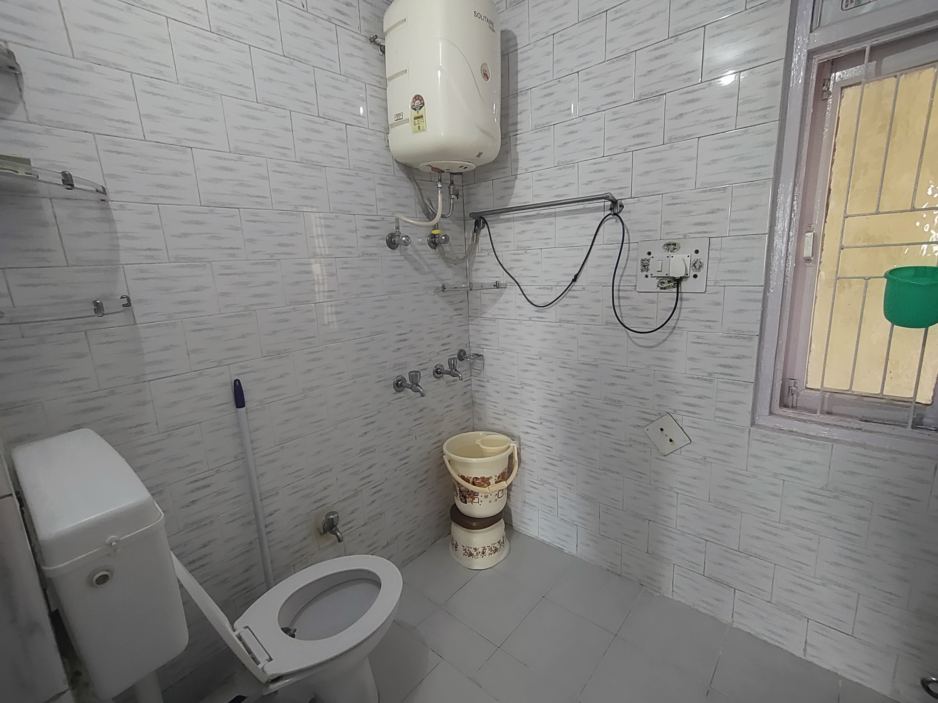 Radhe Krishna Home Stay - Tap to explore photos