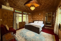 LORD PALACE HOUSEBOAT, Srinagar