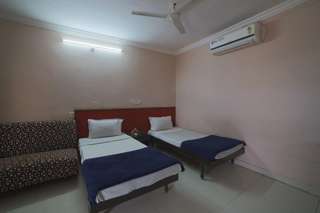 Hotel Sri Krishna - Tap to explore photos