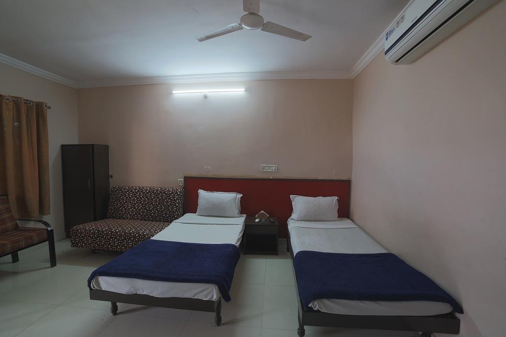Hotel Sri Krishna - Tap to explore photos