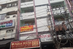 Hotel Prabhat By WB Inn, Kanpur