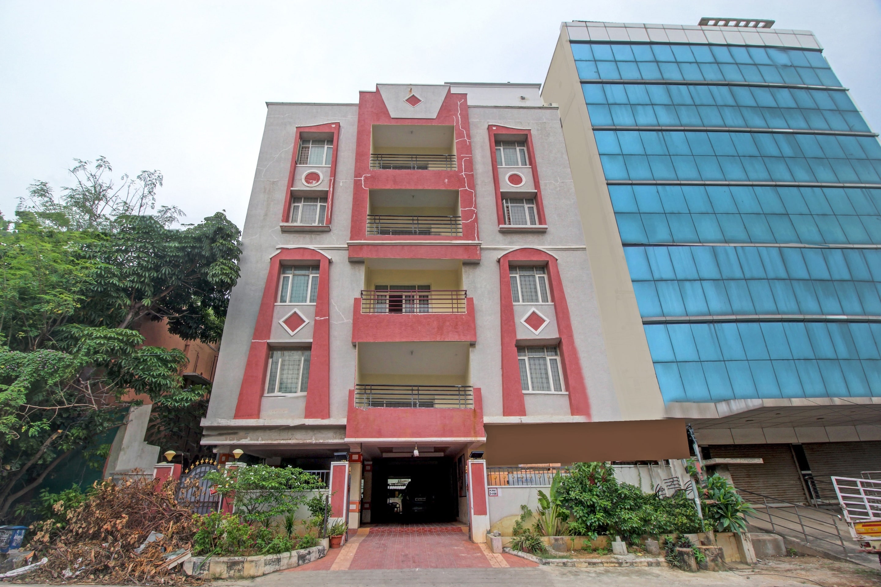 Hotel O Kalyan - Tap to explore photos