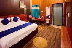Atithi Hotel 3 min walk to Reengus bus stand, Reengus