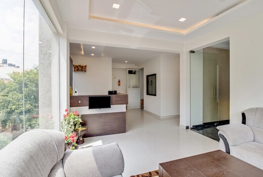 OYO Hotel King's Suites, Near Kammanahalli.