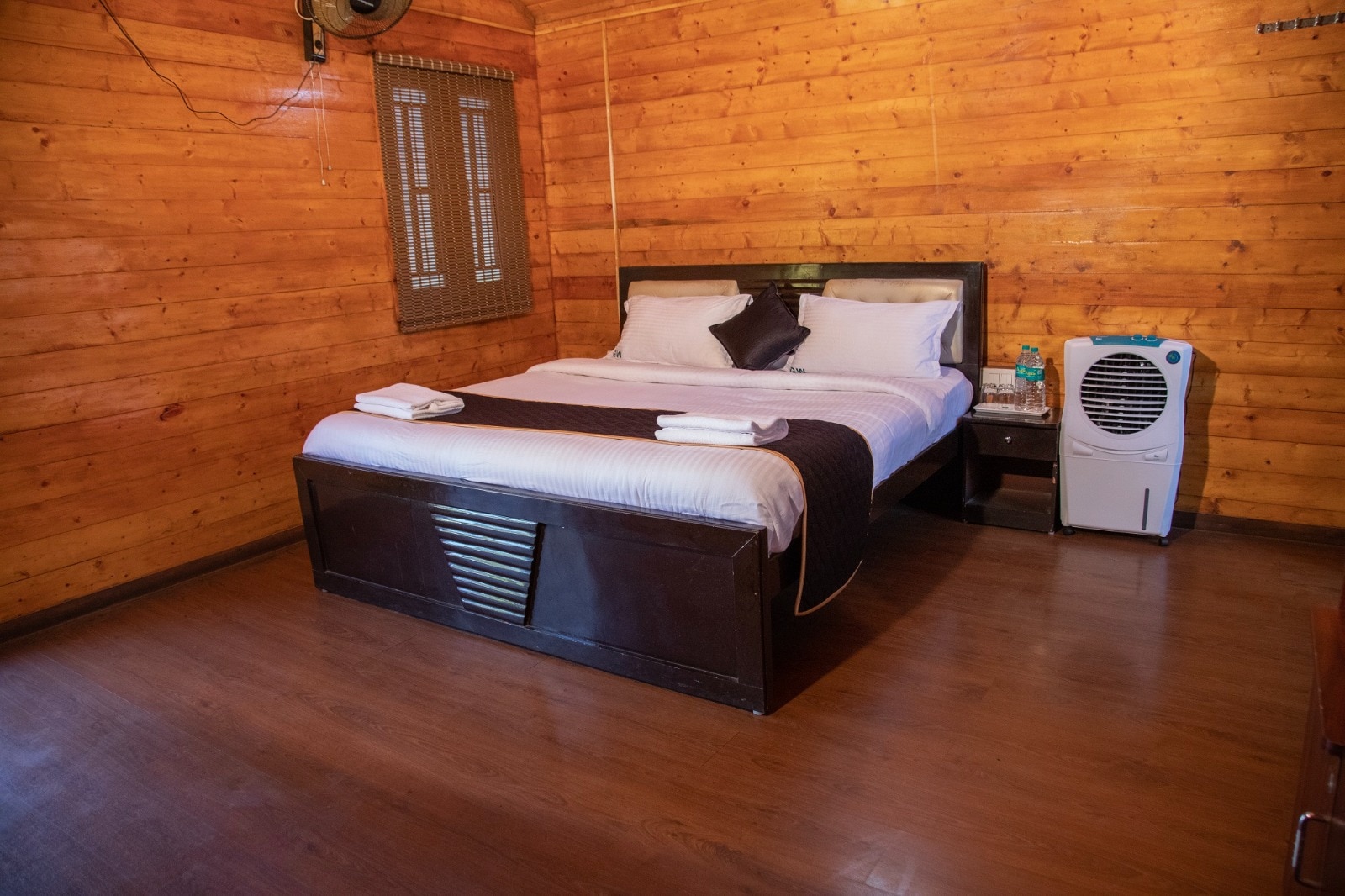 Garden Wood Homestays - Tap to explore photos