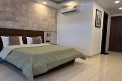 Hotel CyberVista, Delhi