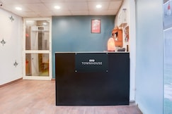 Super Townhouse Super Anmol Residency Near Saket Metro Delhi, Delhi