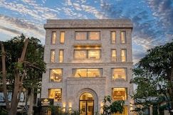 Kamay The Premium - Near Artemis, Medanta Hospital & Huda city centre - 10 mins Drive, Gurgaon