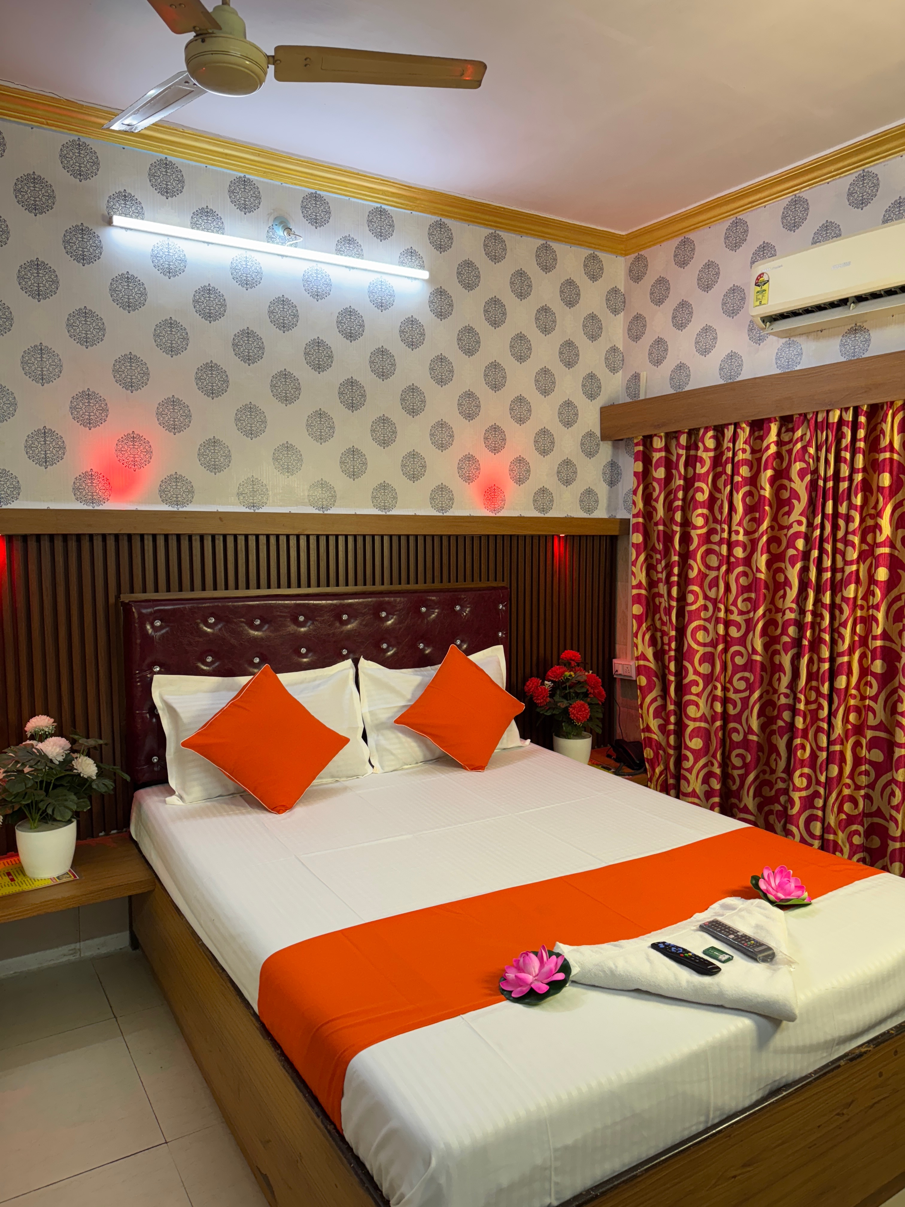 Swiss Hotel Rooms - Tap to explore photos