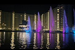 HomeyStays 3BHK apartment with Lakeside walk, Noida