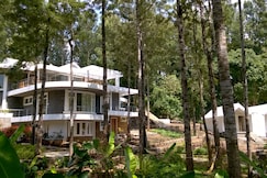 WOW Bison Woods (Organic Resort), Salem