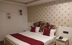 Naina Lodge Brown Room