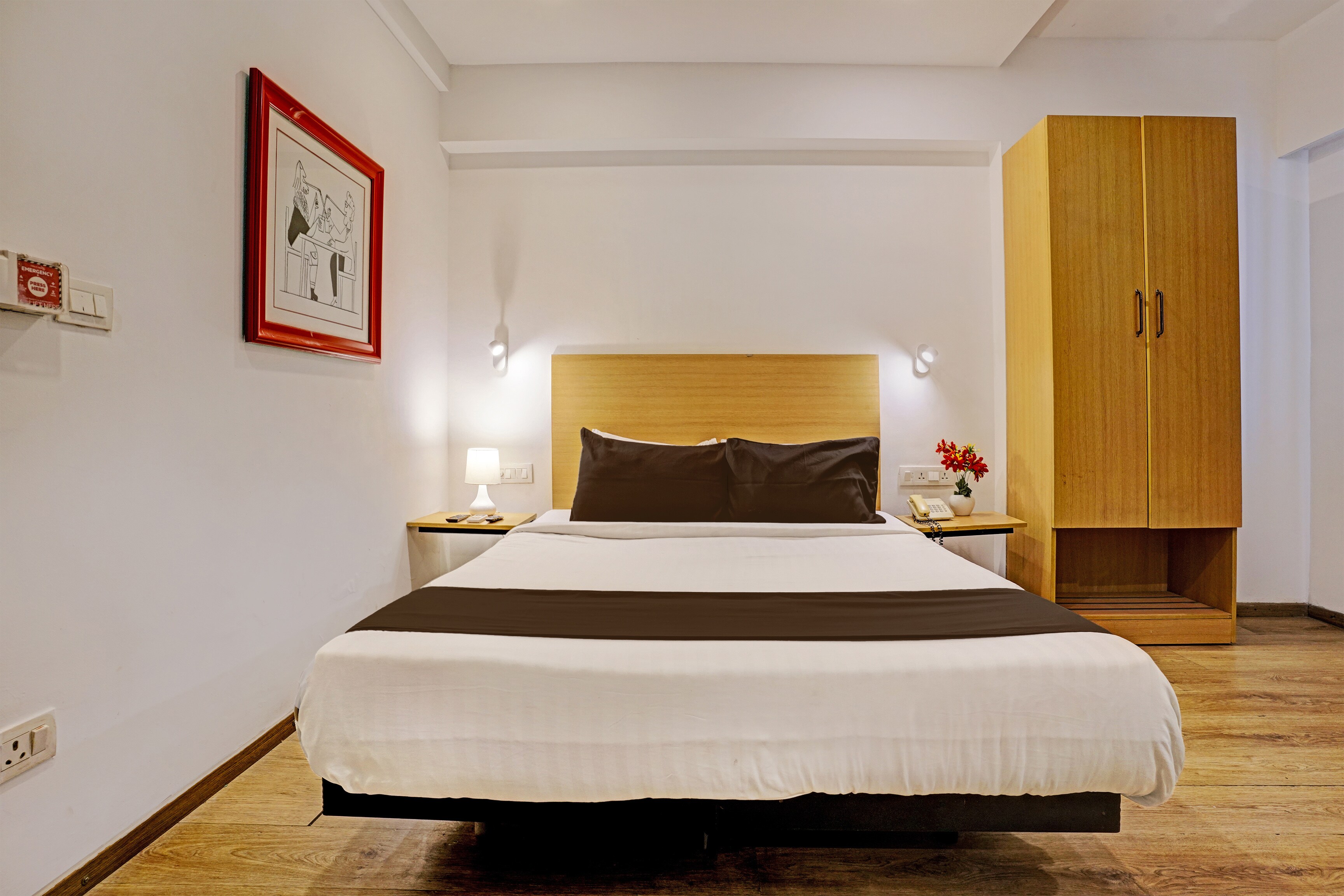 Super Townhouse Khar The Habitat - Tap to explore photos