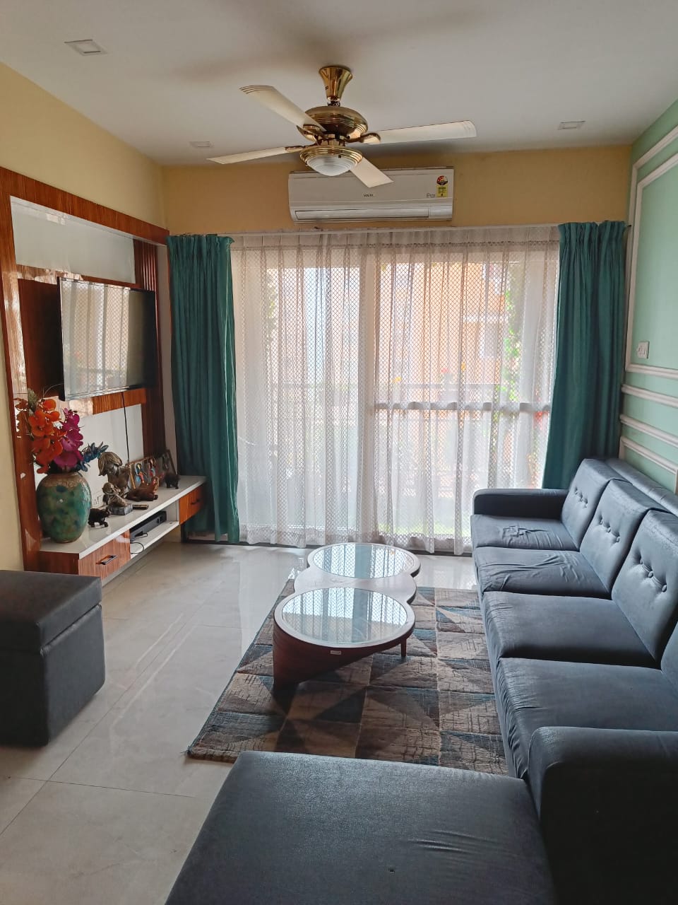 Fully furnished 2 Bhk flat - Tap to explore photos