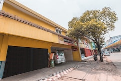 Hotel O J&b Room Pramuka, Jakarta