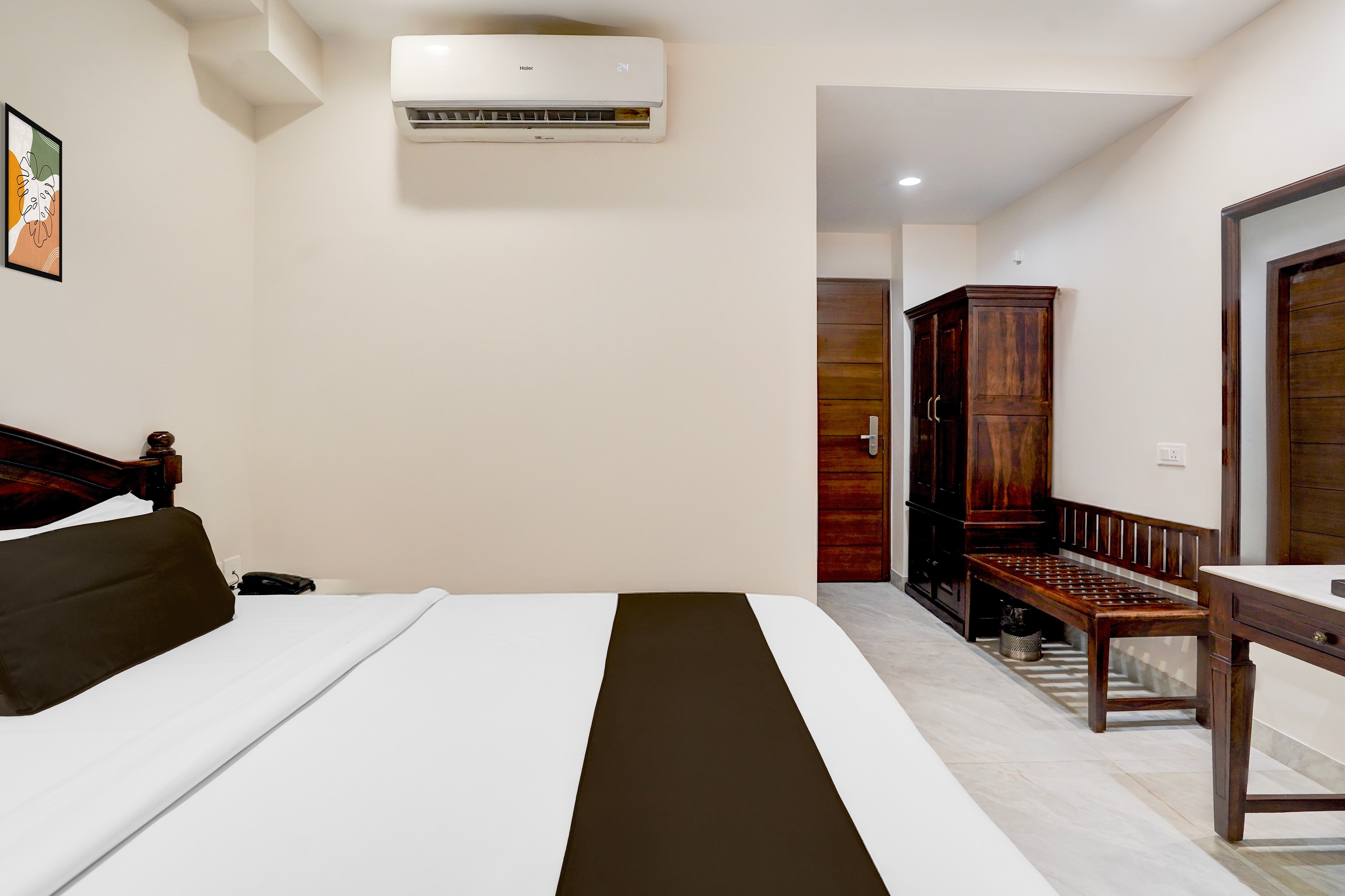 Palette Hotel And Resort Sawai Mansingh Stadium Formerly Hotel Radiant Star - Tap to explore photos