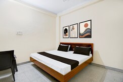 SPOT ON The Royal Inn, Varanasi