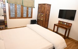 King Bed Bedroom