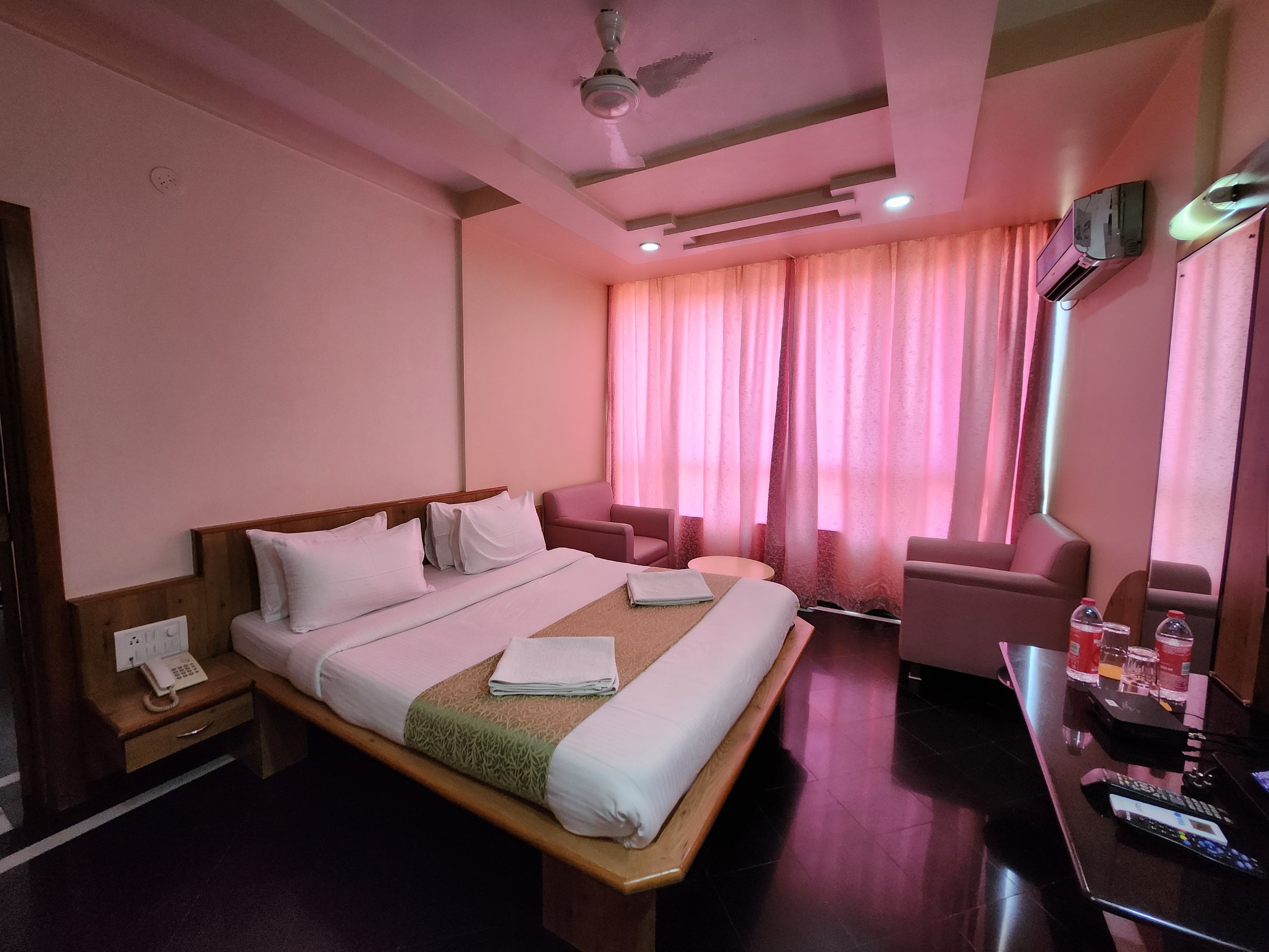 Super Deluxe Room 1
