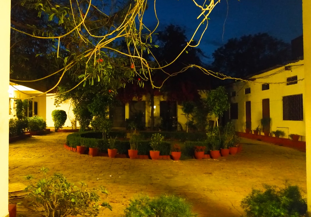 Hotel Shyam Palace - Tap to explore photos
