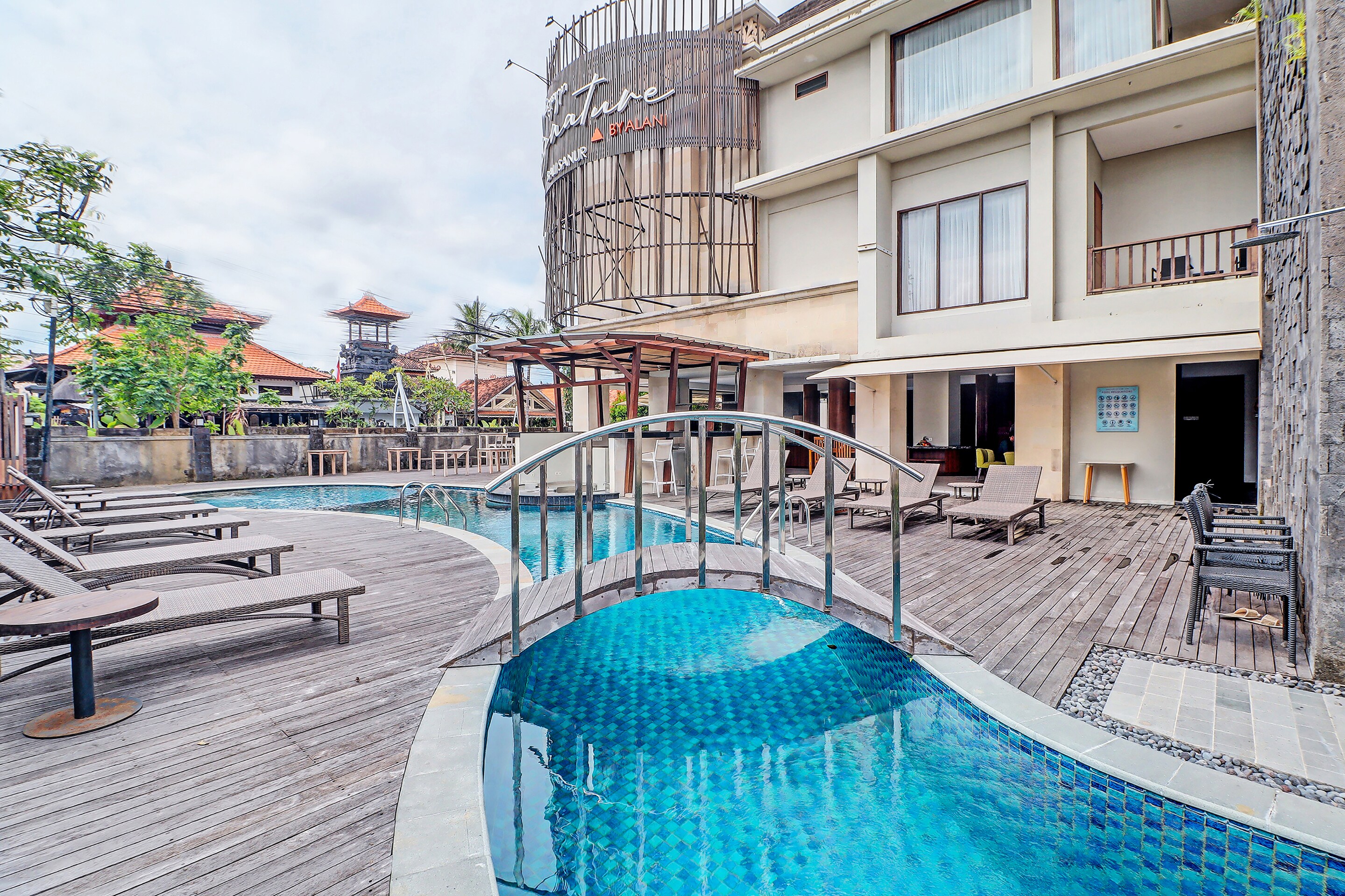 Townhouse Oak Sanur Near Icon Mall Formerly Signature Bali - Tap to explore photos
