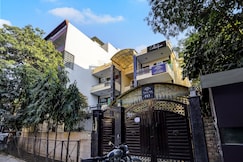 Hotel O Uk House Residency, Gurgaon