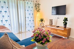 Thalora | Luxe Big 1BHK| 5 mins to Baga Anjuna| Pool Balcony, Goa