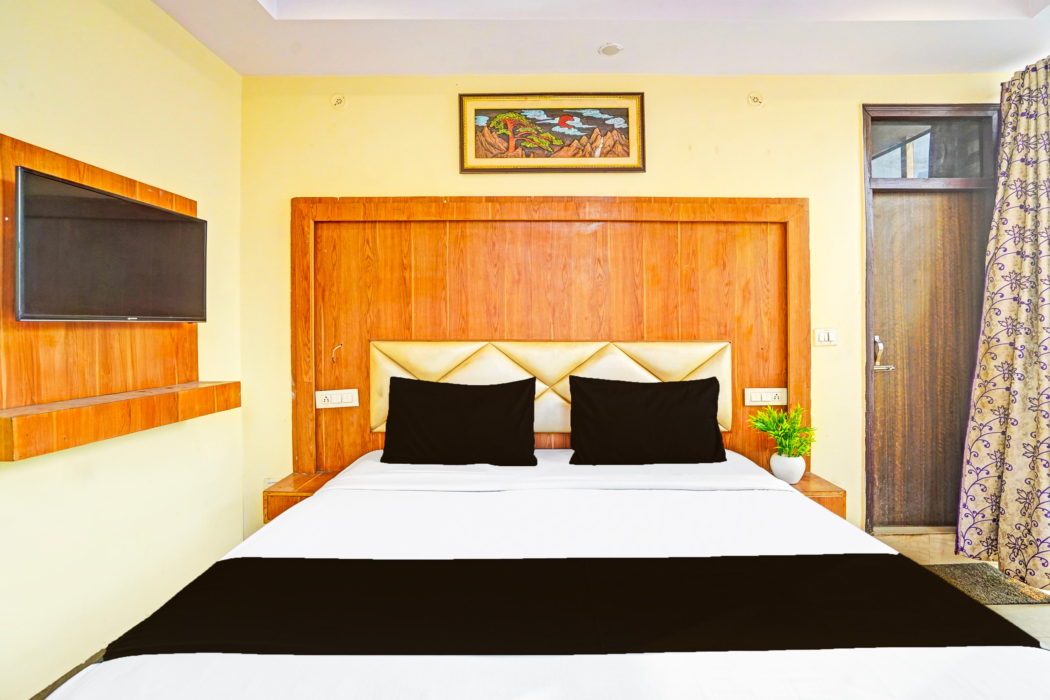 Super Hotel O Charbagh formerly Khalsa Inn - Tap to explore photos