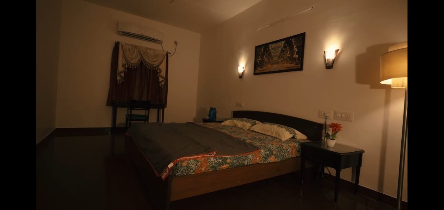 Shri hari Guest House - Tap to explore photos
