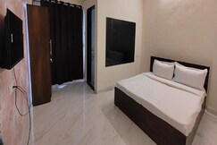 FabHotel Aura Suites, Pune