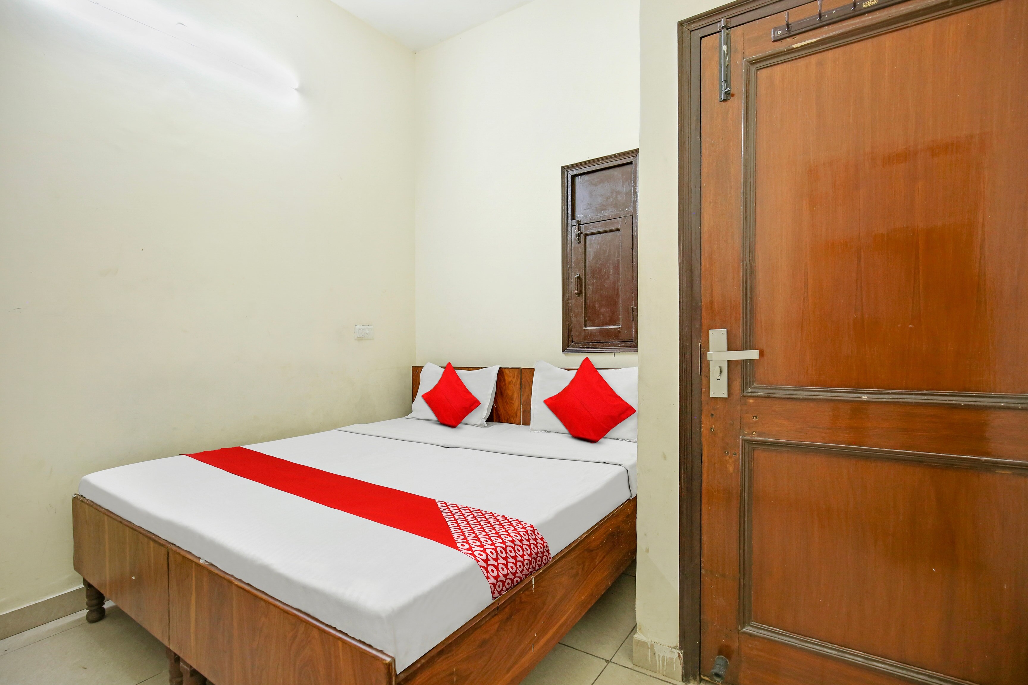 Hotel O Wave Inn Guest House - Tap to explore photos