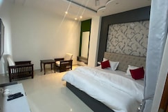 The Shailyas, Chintpurni