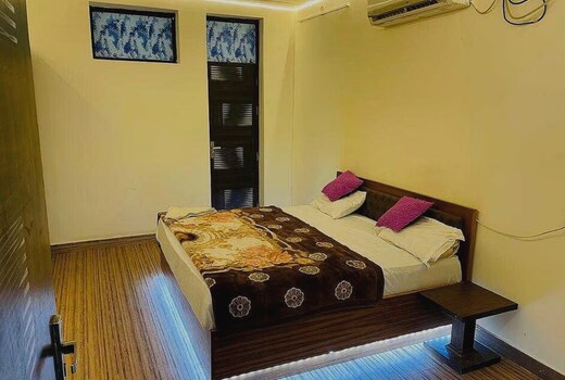 Hotel O Z-Heart Near Tughlakabad Station Metro Station