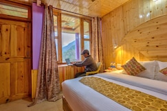 Tirthan Height - A home facing toward Snow capped Mountains, Gushaini