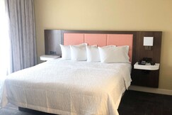 Hampton Inn & Suites Norfolk Airport, Chesapeake