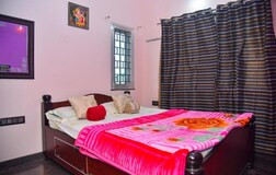 Deluxe Bed Room