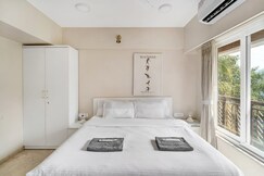 Tao A Cozy Private Room in Shared 3BHK, Mumbai