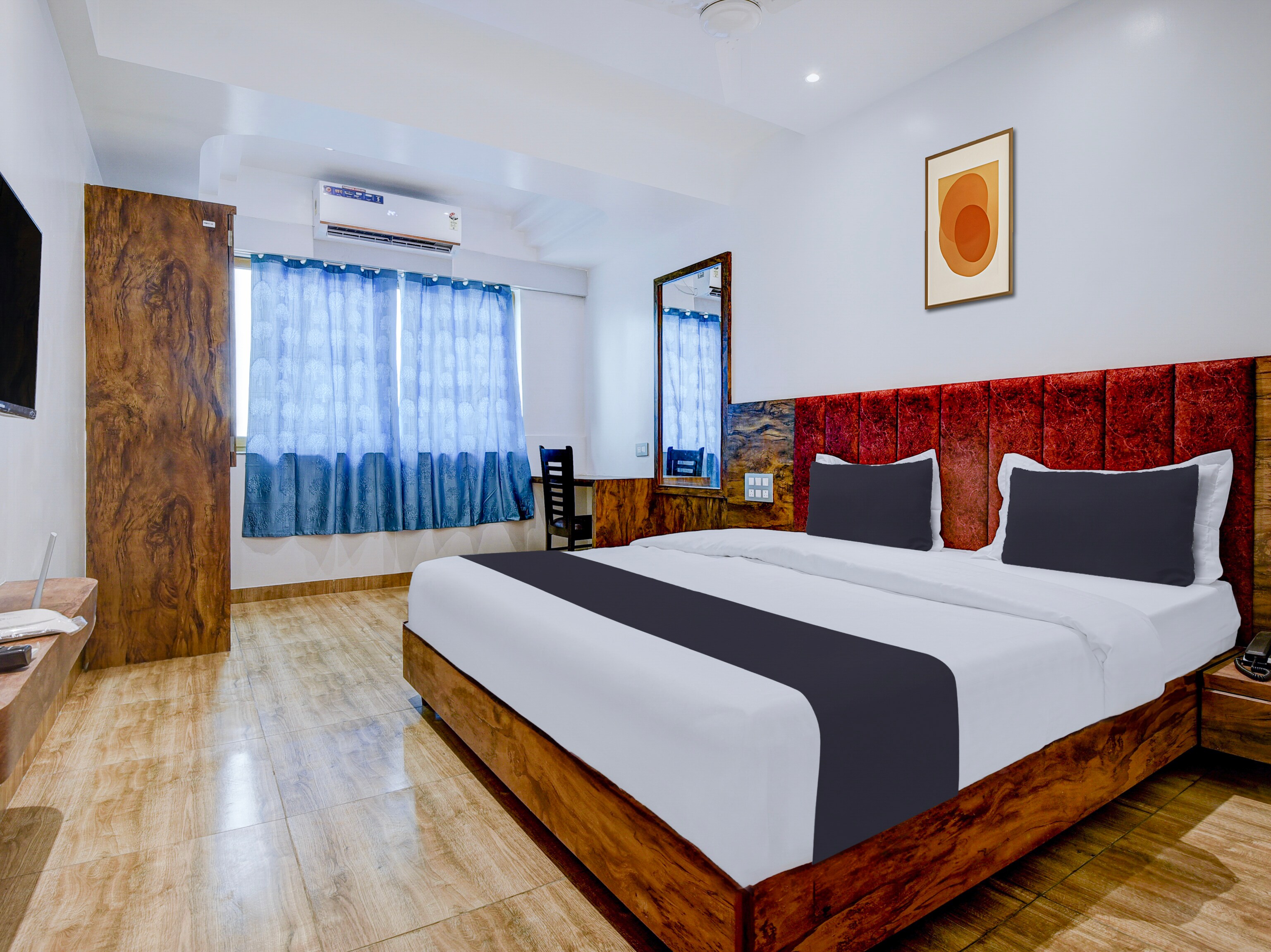 Super Townhouse Madgaon - Tap to explore photos