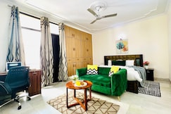 BluO Studio Defence Colony Mkt - Kitchen, Balcony, Delhi