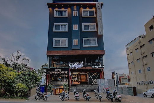 Super Townhouse Global Village Tech Park Near Kengeri Bus Terminal Metro Station