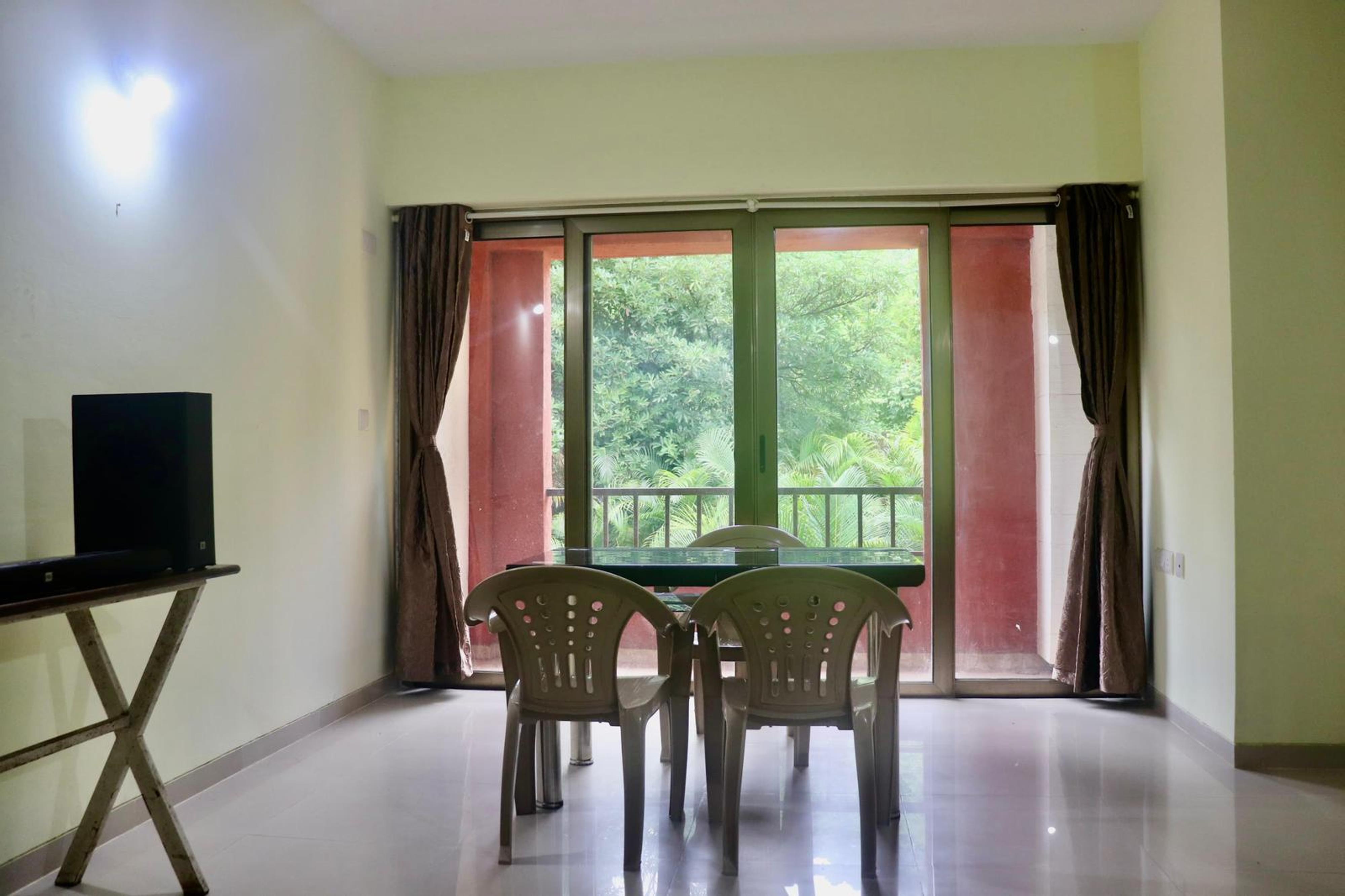 Serene Lakeside Homestay Lavasa - Tap to explore photos